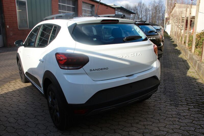 Gebraucht Dacia Sandero Expression 91 PS (66 kW) 2024 Weiß Kleinwagen