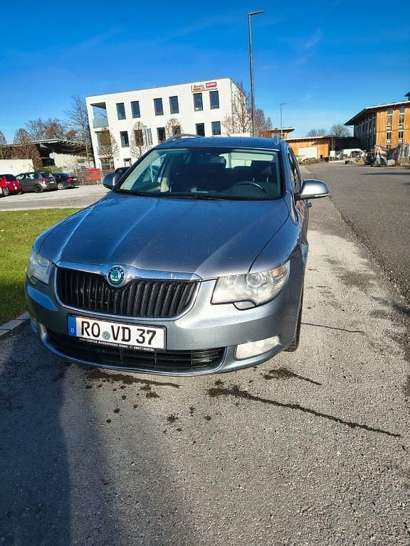 Gebraucht Skoda Superb Elegance 160 PS (117 kW) 2010 Grau Limousine