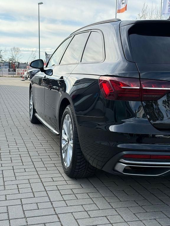 Gebraucht Audi A4 Advanced Plus 150 PS (110 kW) 2023 Schwarz Kombi