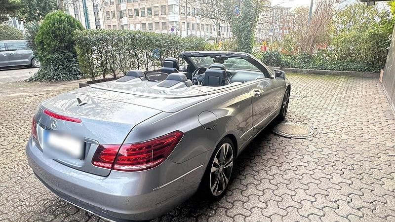 Gebraucht Mercedes E220 Avantgarde 170 PS (125 kW) 2014 Grau Cabrio