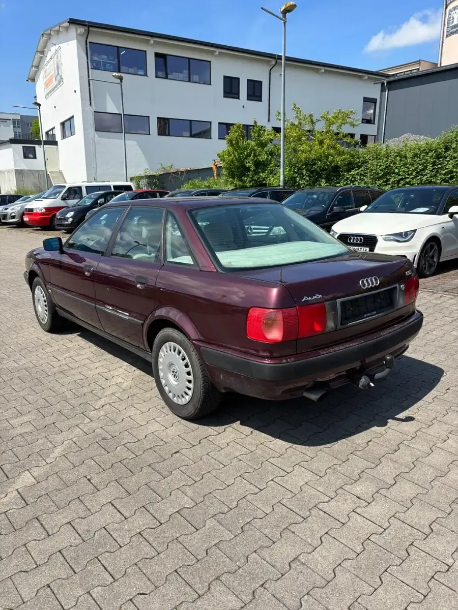 Używany Audi 80 90 KM (66 kW) 1992 Czerwony Sedan/Limuzyna