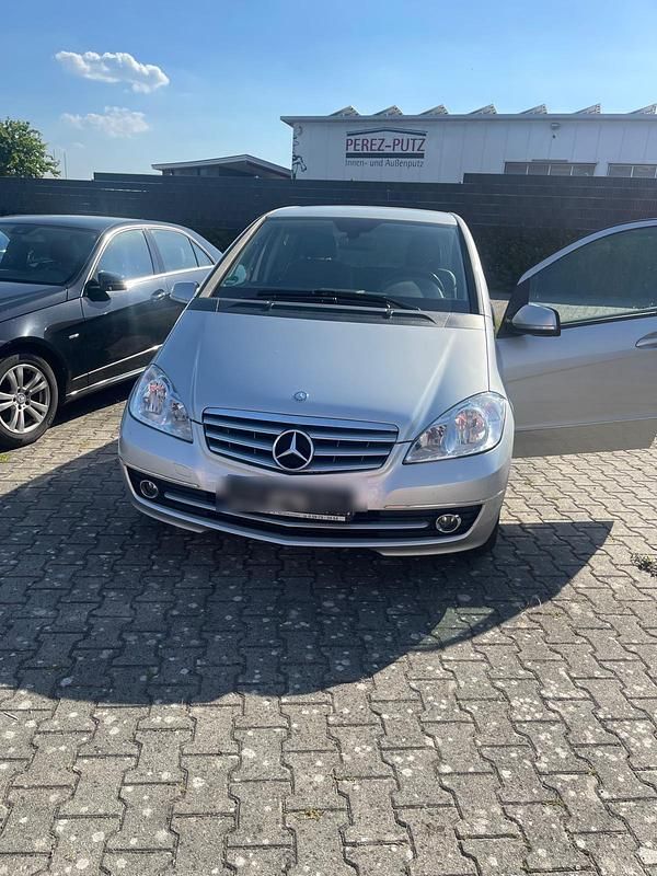 Silber Gebraucht 2009 Mercedes A150 Kleinwagen | 3.800 € (Guter Preis) - Bild 1/4