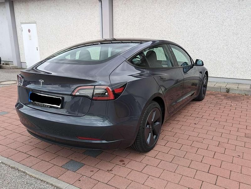 Gebraucht Tesla Model 3 Standard Range Plus 208 kW (283 PS) 2022 Grau Limousine