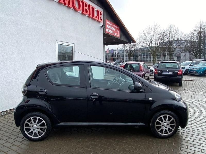 Gebraucht Toyota Aygo Cool 68 PS (50 kW) 2012 Schwarz Kleinwagen