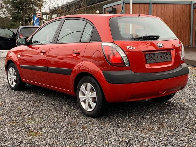 Gebraucht Kia Rio EX 111 PS (81 kW) 2005 Rot Limousine