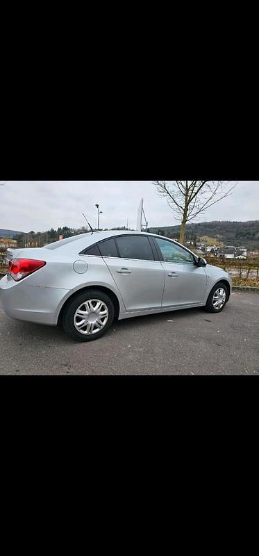 Gebraucht Chevrolet Cruze 150 PS (110 kW) 2012 Silber Limousine