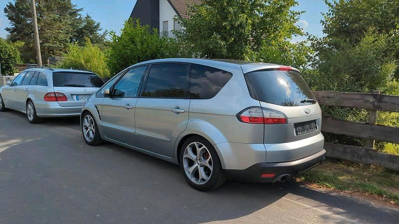 Gebraucht Ford S-MAX Titanium 220 PS (161 kW) 2007 Silber Van / Kleinbus