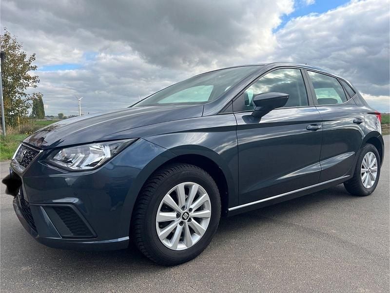 Grau Gebraucht 2020 Seat Ibiza Style Kleinwagen | 9.450 € (Superpreis) - Bild 1/4