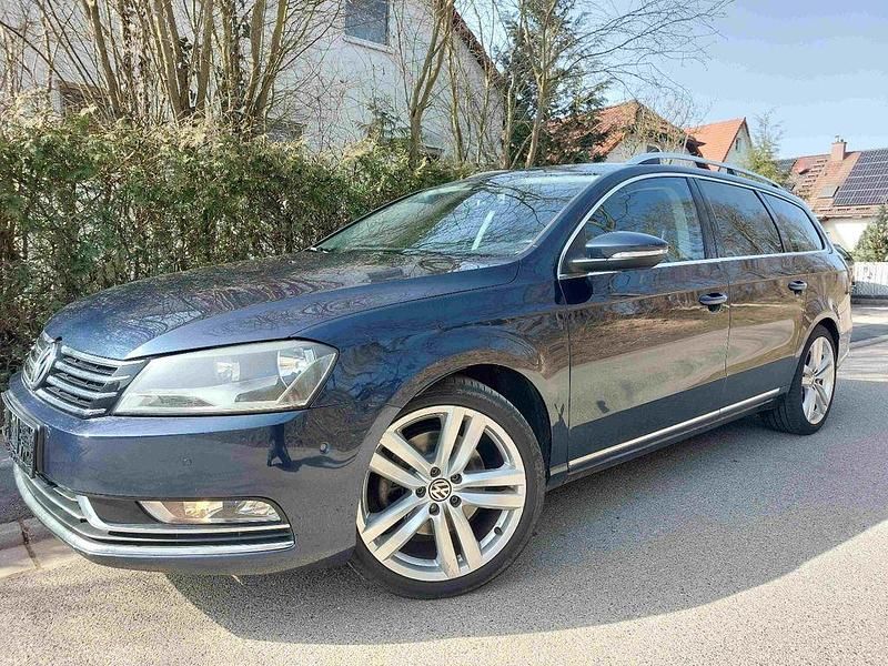 Gebraucht VW Passat Highline 160 PS (117 kW) 2011 Blau Kombi