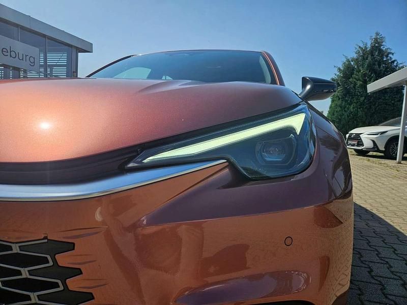 Neu Lexus LBX 136 PS (100 kW) 2025 Kupferrot SUV