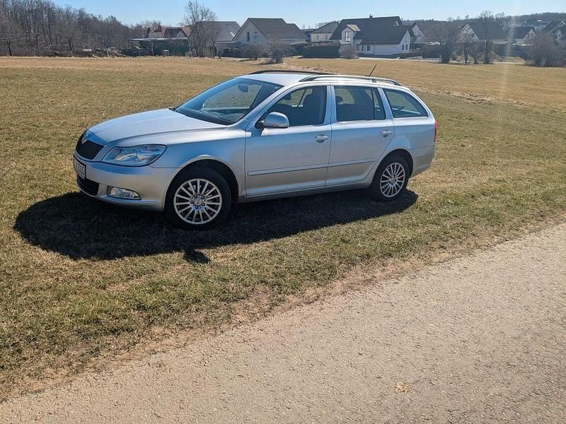 Gebraucht Skoda Octavia Ambiente 140 PS (102 kW) 2011 Silber Limousine