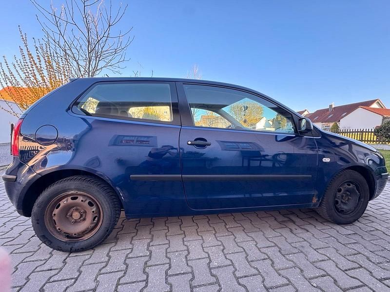 Second-hand VW Polo 64 CP (47 kW) 2003 Albastru Hatchback