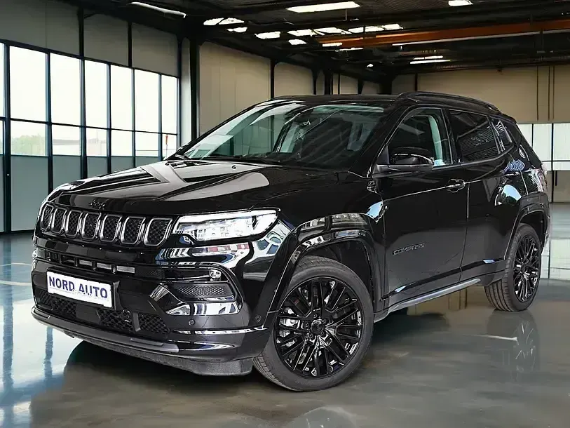 Gebraucht Jeep Compass 131 PS (96 kW) 2024 Schwarz SUV