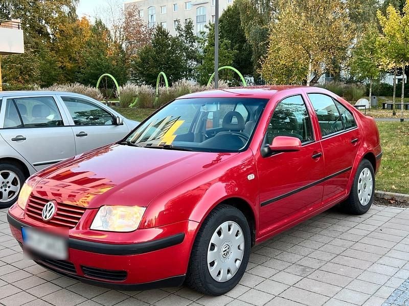 Rot Gebraucht 2000 VW Bora Limousine | 1.999 € (Fairer Preis) - Bild 1/4