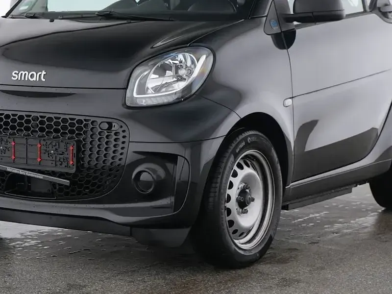 Gebraucht Smart ForTwo Electric Drive 41 kW (56 PS) 2024 Bodypanels in black Coupé