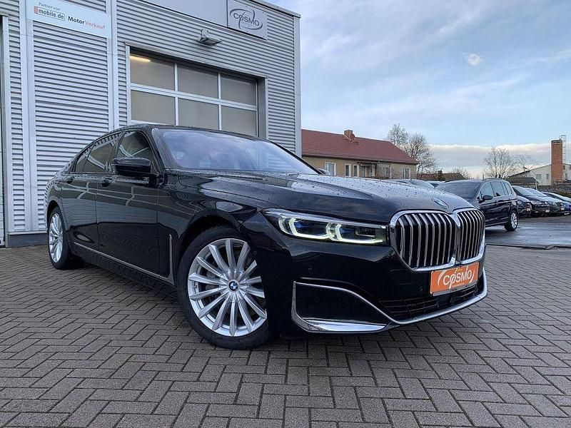 Gebraucht BMW 740 340 PS (250 kW) 2022 Schwarz Limousine