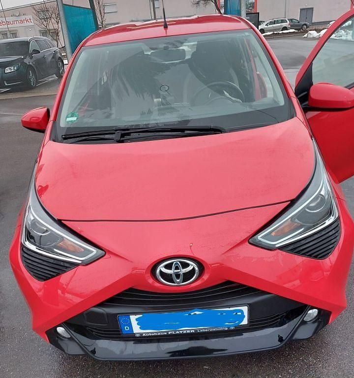 Gebraucht Toyota Aygo X-clusiv 72 PS (52 kW) 2020 Rot Kleinwagen