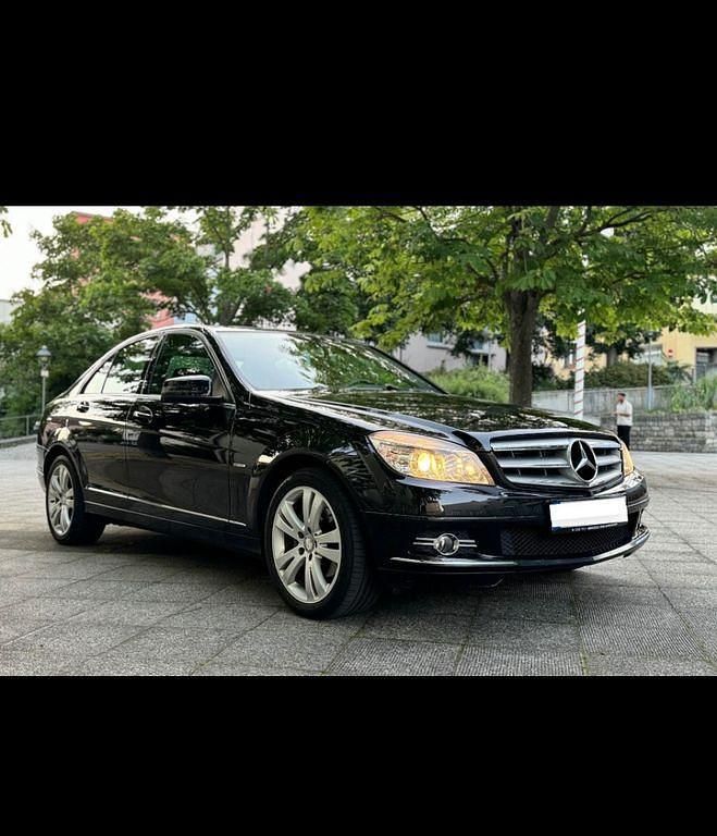 Schwarz Gebraucht 2010 Mercedes C180 Avantgarde Limousine | 7.250 € (Guter Preis) - Bild 1/4