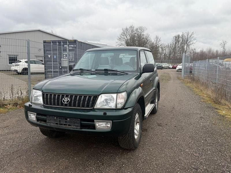 Grün Gebraucht 2002 Toyota Land Cruiser SUV | 10.490 € (Guter Preis) - Bild 1/4