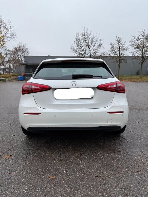 Gebraucht Mercedes A200 Advanced 163 PS (119 kW) 2021 Weiß Limousine
