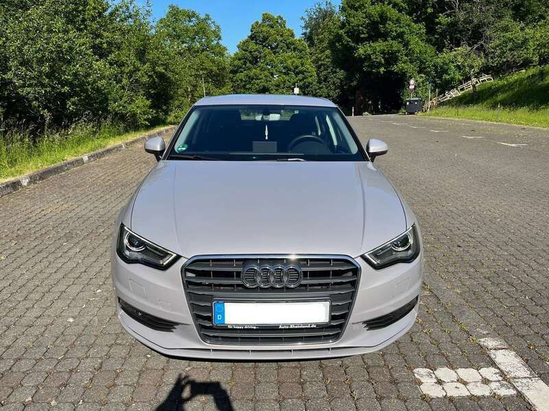 Silber Gebraucht 2016 Audi A3 Ambition Limousine | 14.000 € (Guter Preis) - Bild 1/4