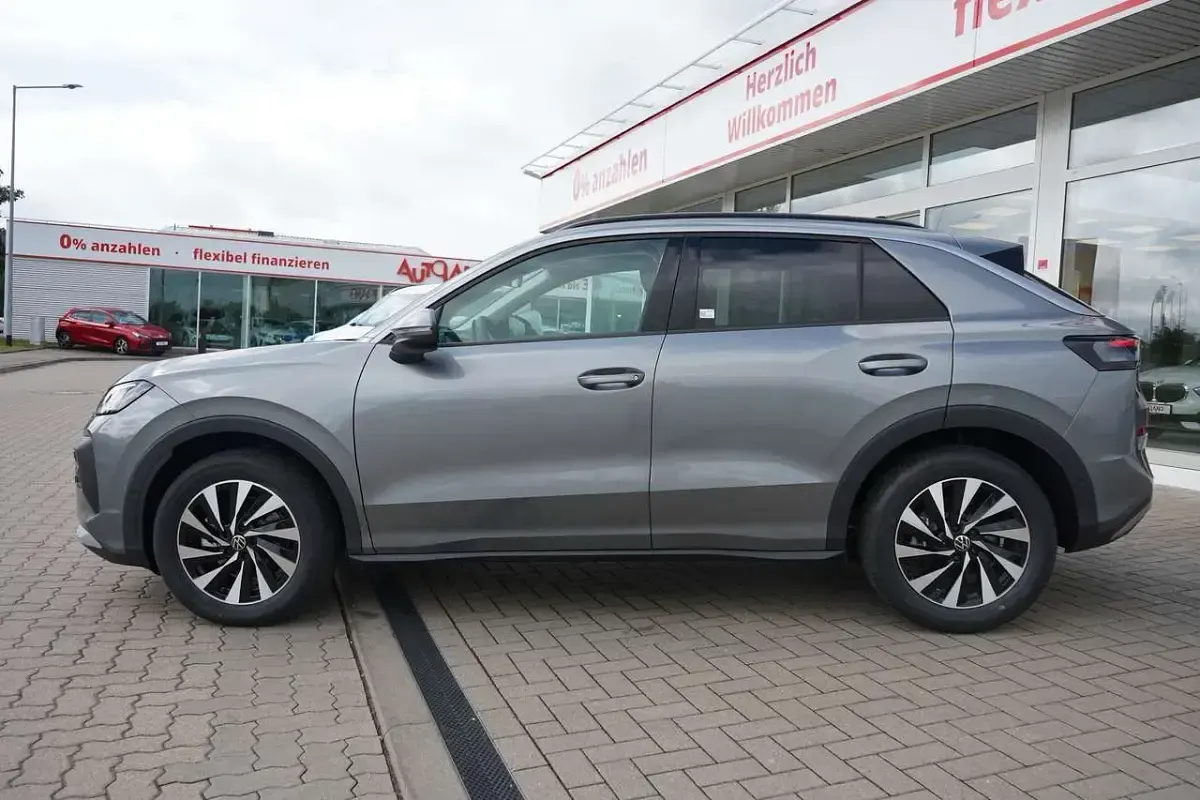 Neu VW T-Roc 150 PS (110 kW) 2026 Grau SUV