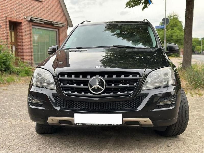 Gebraucht Mercedes ML420 306 PS (225 kW) 2007 Schwarz SUV