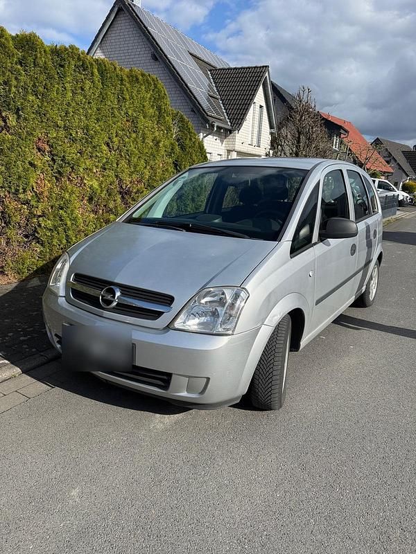 Second-hand Opel Meriva 100 CP (73 kW) 2003 Argintiu Monovolum