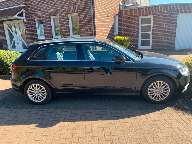 Gebraucht Audi A3 Sportback 122 PS (89 kW) 2013 Schwarz Kleinwagen