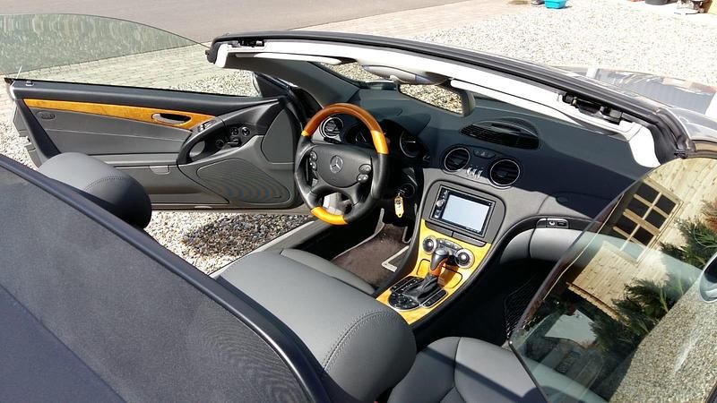 Gebraucht Mercedes SL500 306 PS (225 kW) 2005 Andere farben Cabrio