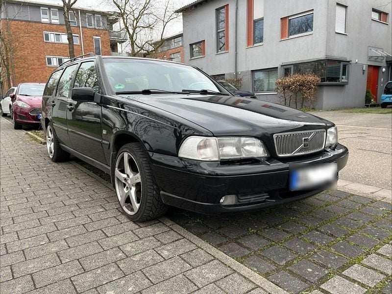 Gebraucht Volvo V70 126 PS (92 kW) 1997 Schwarz Kombi