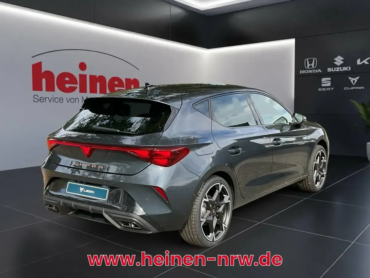 Usata Cupra Leon 150 CV (110 kW) 2025 Grigio Berlina