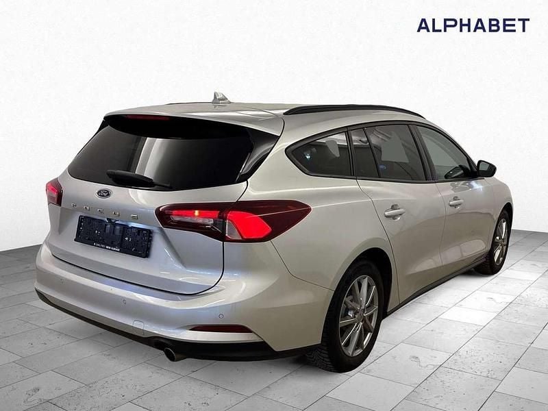 Gebraucht Ford Focus Cool & Connect 120 PS (88 kW) 2023 Moondust silber metallic Kombi