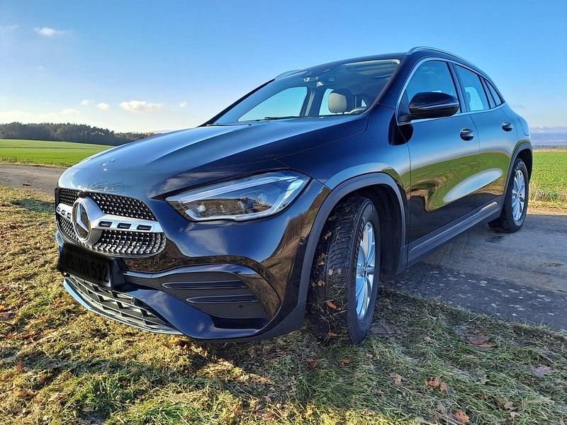 Schwarz Gebraucht 2022 Mercedes GLA200 AMG line SUV | 34.000 € (Fairer Preis) - Bild 1/4