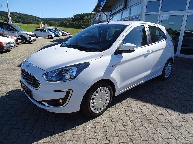 Weiß Gebraucht 2019 Ford Ka Trend Kleinwagen | 9.900 € (Fairer Preis) - Bild 1/4