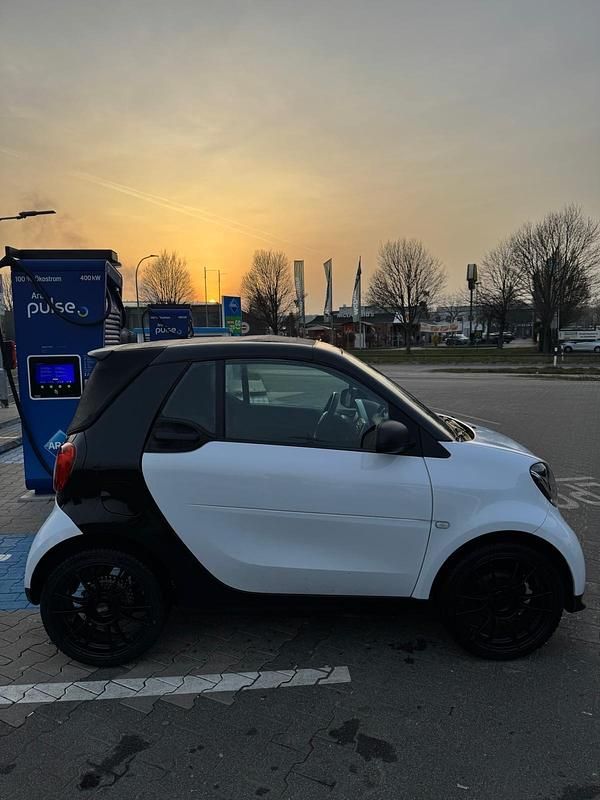 Gebraucht Smart ForTwo Cabrio 71 PS (52 kW) 2017 Weiß Cabrio