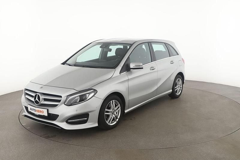 Grau Gebraucht 2018 Mercedes B180 Urban Van / Kleinbus | 17.000 € (Fairer Preis) - Bild 1/3