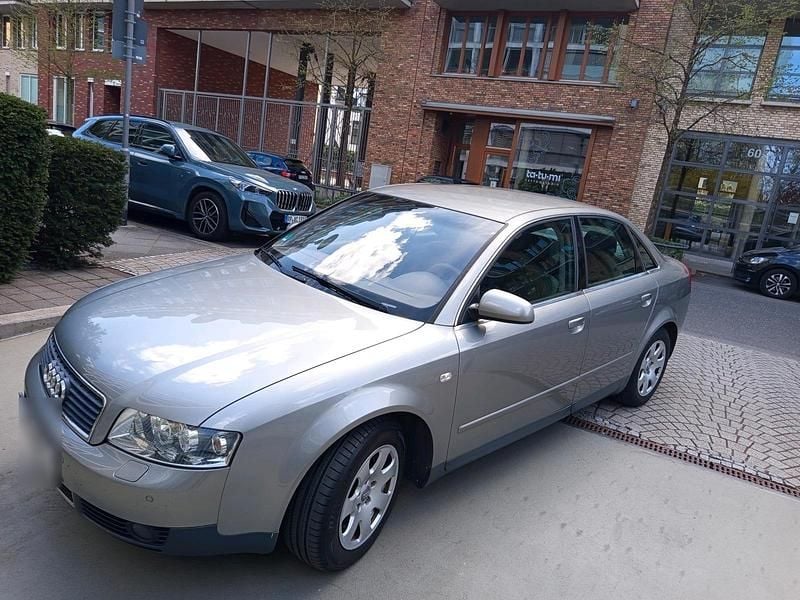 Gebraucht Audi A4 131 PS (96 kW) 2002 Silber Limousine