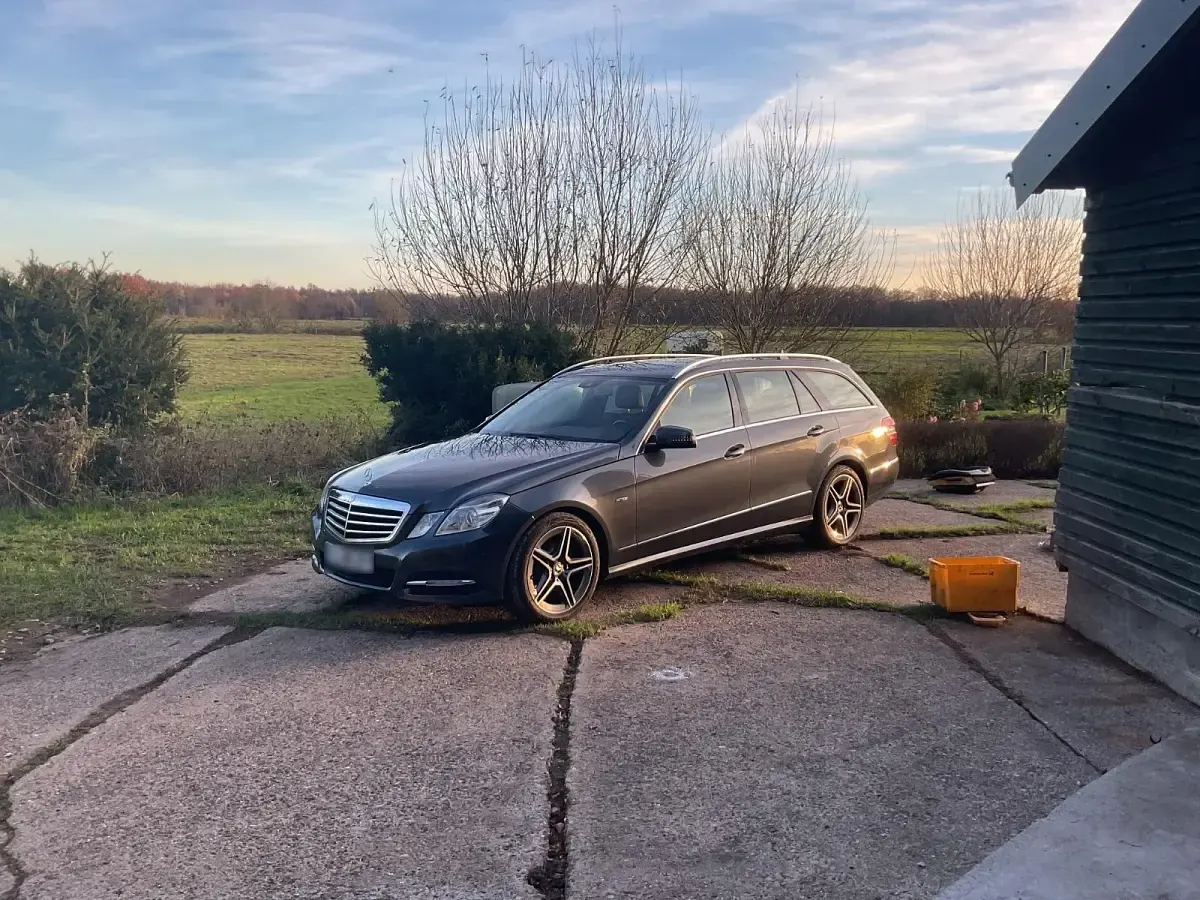 Second-hand Mercedes E220 170 CP (125 kW) 2011 Gri Break