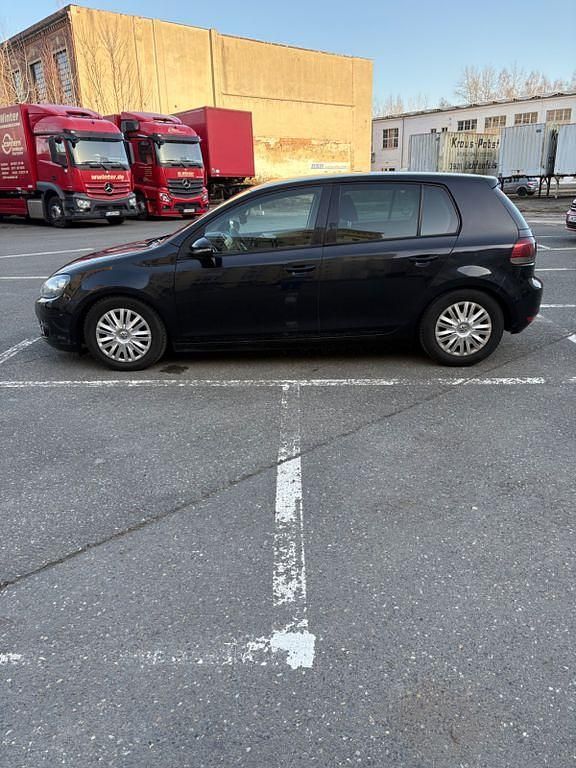 Gebraucht VW Golf VI Comfortline 105 PS (77 kW) 2011 Schwarz Kleinwagen