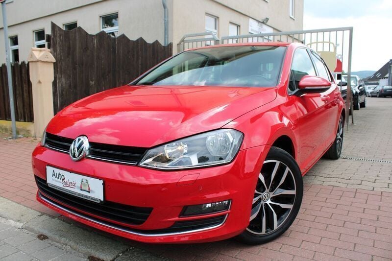 Rot Gebraucht 2016 VW Golf VII Allstar Limousine | 12.499 € (Guter Preis) - Bild 1/4