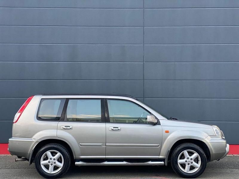 Gebraucht Nissan X-Trail 165 PS (121 kW) 2003 Silber SUV