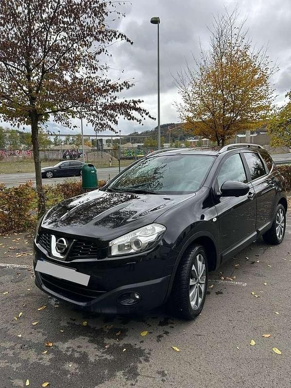 Schwarz Gebraucht 2012 Nissan Qashqai +2 Tekna SUV | 8.200 € (Etwas zu teuer) - Bild 1/4