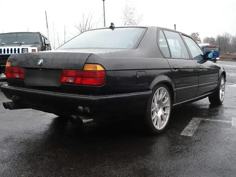Gebraucht BMW 750 299 PS (219 kW) 1989 Schwarz Limousine