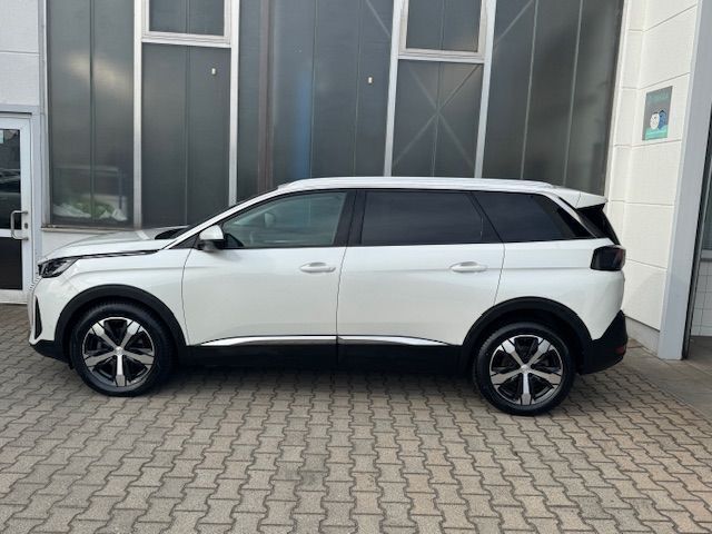 Gebraucht Peugeot 5008 Allure 131 PS (96 kW) 2021 Perlmutt weiß Van / Kleinbus
