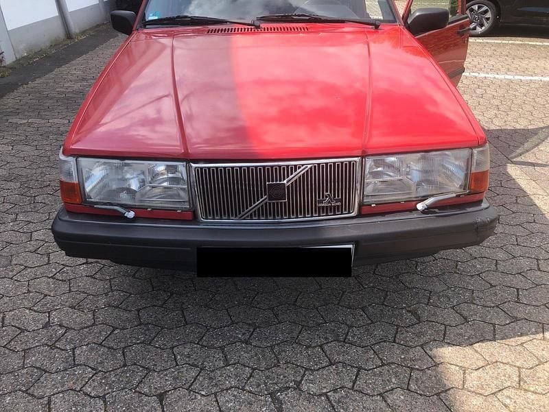 Rot Gebraucht 1992 Volvo 940 Limousine | 3.440 € - Bild 1/4