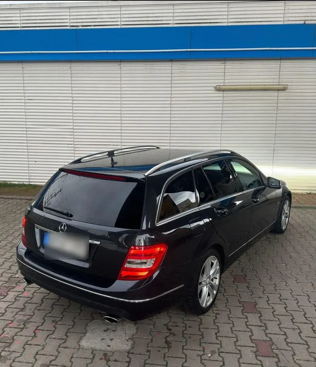 Gebraucht Mercedes C300 231 PS (169 kW) 2011 Grau Kombi
