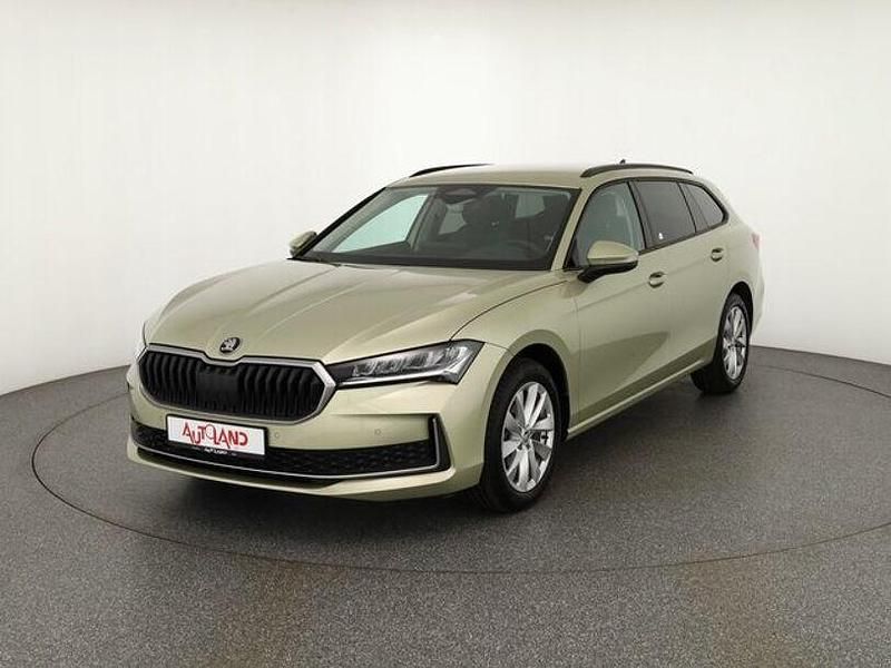 Andere Gebraucht 2024 Skoda Superb Kombi | 35.890 € (Teuer) - Bild 1/4
