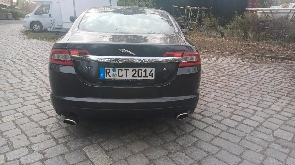 Używany Jaguar XF 275 KM (202 kW) 2010 Szary Sedan/Limuzyna