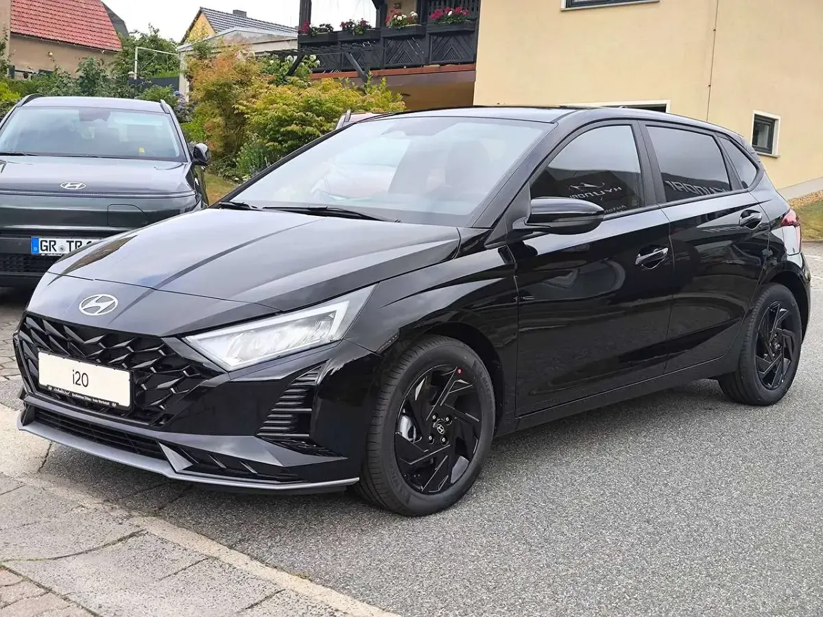 Neu Hyundai i20 Blackline 90 PS (66 kW) 2026 Phantom black Kleinwagen